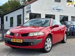 Rood Gebruikt 2007 Renault Mégane Cabriolet Dynamique Cabriolet | € 3.999 (Eerlijke prijs)