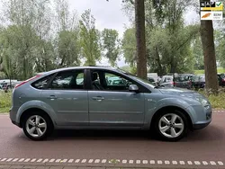 Blauw Gebruikt 2005 Ford Focus Titanium Hatchback | € 1.399 (Eerlijke prijs)