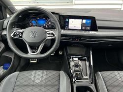 Zwart Gebruikt 2023 VW Golf VIII R-line Stationwagen | € 32.499 (Iets duurder)