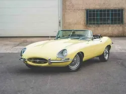 Geel Gebruikt 1967 Jaguar E-Type Cabriolet | € 129.900