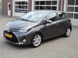 Grijs Gebruikt 2015 Toyota Yaris Hatchback | € 12.750 (Eerlijke prijs)