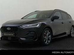 Zwart Gebruikt 2022 Ford Focus ST-Line Stationwagen | € 19.945 (Eerlijke prijs)