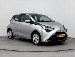 Grijs Gebruikt 2021 Toyota Aygo X-play Hatchback | € 12.499 (Iets duurder)