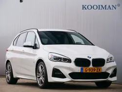 Wit Gebruikt 2020 BMW 220 Executive Stationwagen | € 24.845 (Eerlijke prijs)
