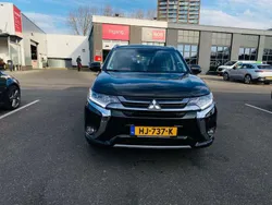Zwart Gebruikt 2015 Mitsubishi Outlander P-HEV Instyle Stationwagen | € 15.800 (Duur)