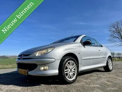 Grijs Gebruikt 2003 Peugeot 206 CC Premium Cabriolet | € 1.995 (Eerlijke prijs)