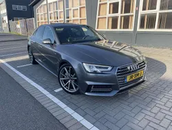 Grijs Gebruikt 2016 Audi A4 S-Line Sedan | € 25.950 (Duur)