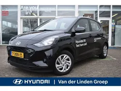 Phantom black (zwart metallic) Gebruikt 2023 Hyundai i10 Comfort Hatchback | € 19.450 (Eerlijke prijs)