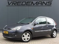 Grijs, metallic lak Gebruikt 2006 Ford Fiesta Futura Hatchback | € 750 (Goede deal)