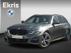Grijs Gebruikt 2022 BMW 330e M Sport Stationwagen | € 40.850 (Eerlijke prijs)