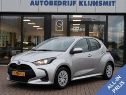 Grijs Gebruikt 2023 Toyota Yaris Hybrid Active Hatchback | € 19.950 (Goede deal)