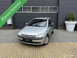 Grijs Gebruikt 2002 Opel Corsa Comfort Hatchback | € 950 (Eerlijke prijs)