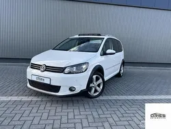 Wit Gebruikt 2010 VW Touran Cross Highline MPV | € 9.250