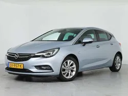 Grijs, metallic lak Gebruikt 2018 Opel Astra Innovation Hatchback | € 14.900 (Eerlijke prijs)