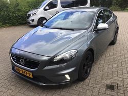 Grijs, metallic lak Gebruikt 2015 Volvo V40 Business Edition Stationwagen | € 4.950 (Goede deal)