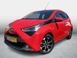 Rood Gebruikt 2021 Toyota Aygo Hatchback | € 12.499 (Eerlijke prijs)