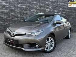 Grijs, metallic lak Gebruikt 2017 Toyota Auris Touring Sports Stationwagen | € 14.900 (Goede deal)