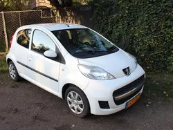 Wit Gebruikt 2012 Peugeot 107 Hatchback | € 2.500
