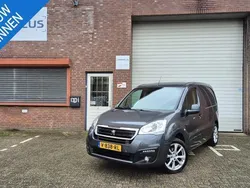Grijs Gebruikt 2018 Peugeot Partner Premium MPV | € 5.799 (Duur)