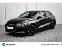 Zwart, metallic lak Gebruikt 2025 Audi A3 Sportback Comfort Hatchback | € 44.975 (Duur)