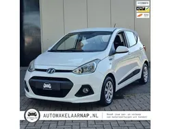 Wit Gebruikt 2015 Hyundai i10 Comfort Hatchback | € 5.880 (Eerlijke prijs)