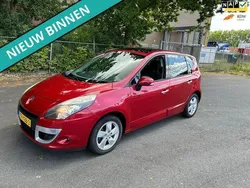 Rood Gebruikt 2009 Renault Scénic III Dynamique MPV | € 3.599 (Eerlijke prijs)