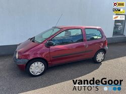 Rood Gebruikt 2001 Renault Twingo Authentique Hatchback | € 899 (Goede deal)
