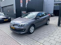 Grijs, metallic lak Gebruikt 2015 Renault Mégane GrandTour Authentique Stationwagen | € 5.999 (Eerlijke prijs)