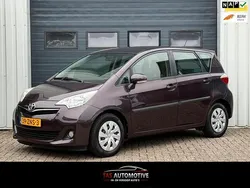 Paars Gebruikt 2013 Toyota Verso-S MPV | € 4.950 (Super prijs)