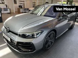 Grijs Nieuw 2025 VW Passat Comfortline Stationwagen | € 64.280