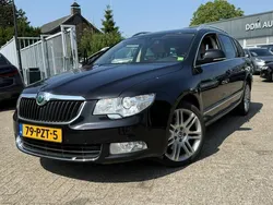 Zwart Gebruikt 2011 Skoda Superb Elegance Stationwagen | € 5.900