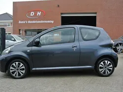 Grijs Gebruikt 2009 Toyota Aygo Hatchback | € 1.699 (Eerlijke prijs)