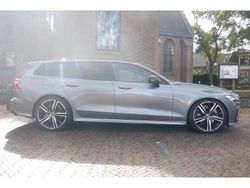 Grijs Gebruikt 2021 Volvo V60 R-Design Stationwagen | € 34.990 (Duur)