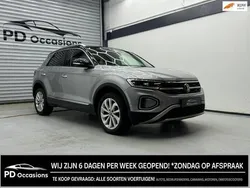 Grijs Gebruikt 2023 VW T-Roc Style SUV | € 28.450 (Eerlijke prijs)