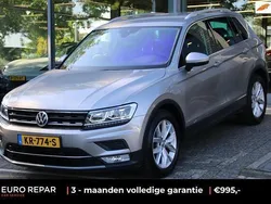 Grijs, metallic lak Gebruikt 2016 VW Tiguan Highline SUV | € 19.995 (Eerlijke prijs)