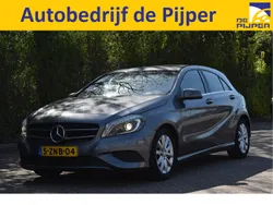 Grijs, metallic lak Gebruikt 2015 Mercedes A180 Ambition Hatchback | € 12.955 (Eerlijke prijs)