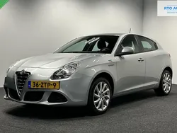 Grijs Gebruikt 2013 Alfa Romeo Giulietta Veloce Hatchback | € 9.000