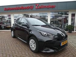 Grijs Gebruikt 2023 Toyota Yaris Hybrid Active Hatchback | € 19.950 (Goede deal)