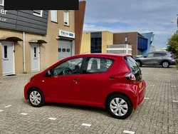 Rood Gebruikt 2013 Toyota Aygo Hatchback | € 4.699 (Goede deal)