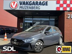 Grijs, metallic lak Gebruikt 2022 Hyundai i20 Comfort Hatchback | € 15.945 (Goede deal)