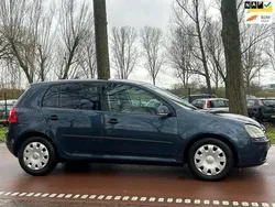 Blauw, metallic lak Gebruikt 2004 VW Golf IV Trendline Hatchback | € 1.899 (Eerlijke prijs)