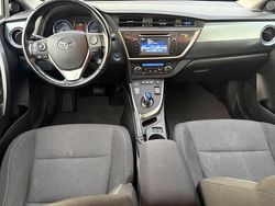 Rood Gebruikt 2014 Toyota Auris Hatchback | € 9.999 (Iets duurder)