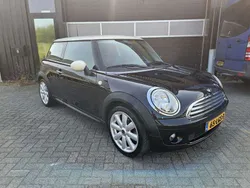 Zwart Gebruikt 2010 Mini ONE Hatchback | € 6.199 (Eerlijke prijs)