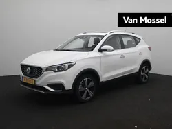 Wit Gebruikt 2020 MG ZS Luxury Sedan | € 14.995 (Eerlijke prijs)