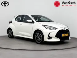 Wit Gebruikt 2023 Toyota Yaris Hybrid Hatchback | € 21.999 (Eerlijke prijs)