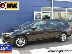 Zwart Gebruikt 2020 Opel Astra Edition Stationwagen | € 11.945 (Eerlijke prijs)