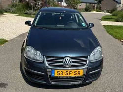 Blauw Gebruikt 2006 VW Jetta Sedan | € 2.700 (Eerlijke prijs)