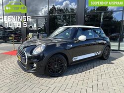 Zwart Gebruikt 2017 Mini Cooper Business Hatchback | € 13.900 (Eerlijke prijs)