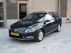 Zwart Gebruikt 2013 VW Passat Highline Stationwagen | € 8.750 (Eerlijke prijs)