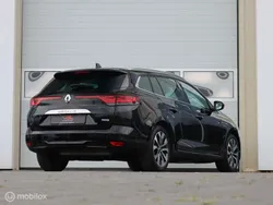 Zwart Gebruikt 2021 Renault Mégane IV Intens Stationwagen | € 19.940 (Eerlijke prijs)
